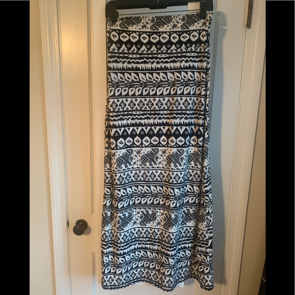 Black and white maxi skirt